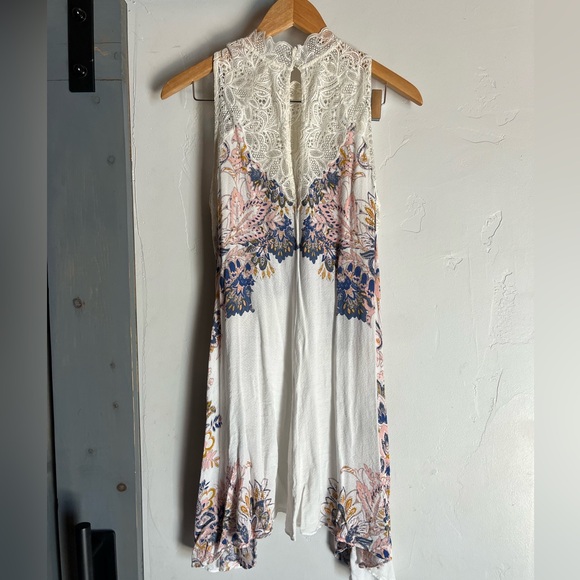 Free People flowy slip dress with lace neck. Worn once. Excellent condition - Picture 9 of 9